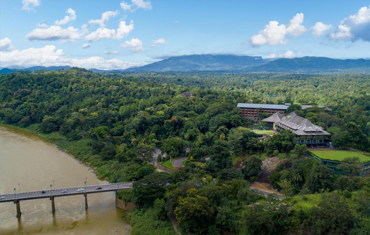 Earl'S Regency Hotel Kandy Eksteriør billede