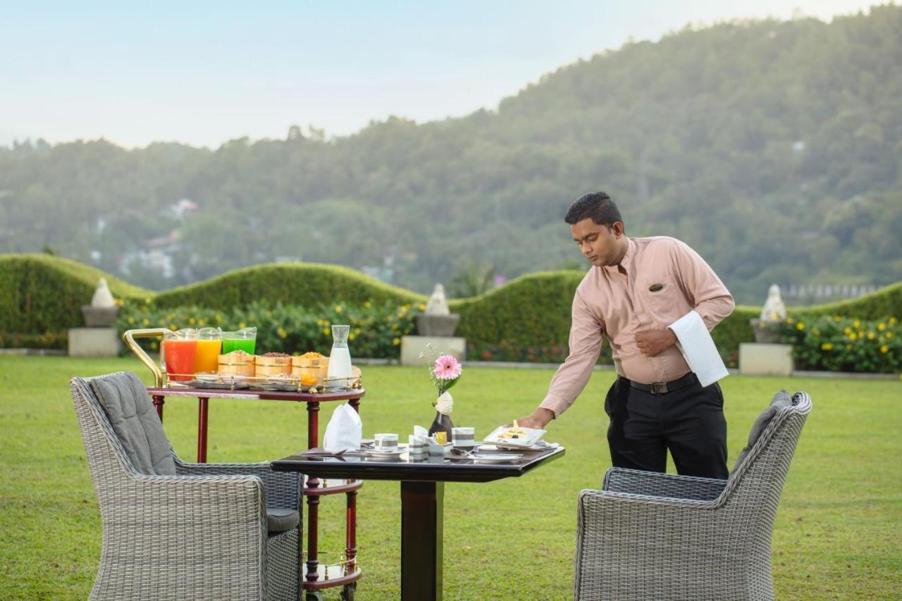Earl'S Regency Hotel Kandy Eksteriør billede