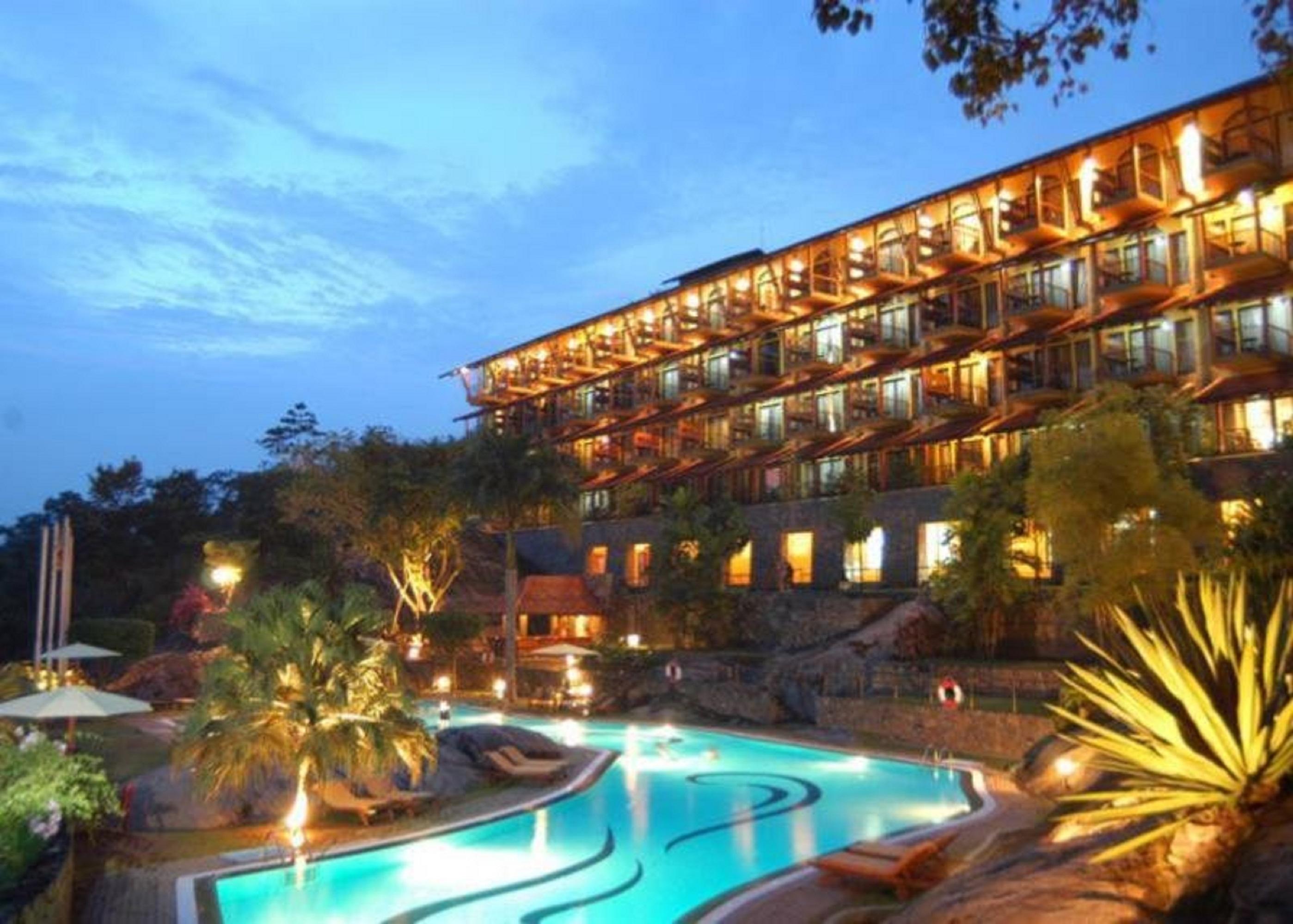Earl'S Regency Hotel Kandy Eksteriør billede